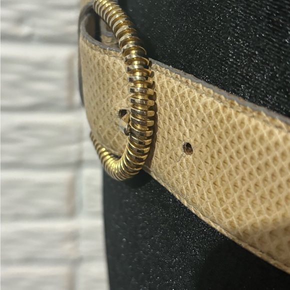 Ellen Tracy Vintage Tan Belt made of snakeskin. Very soft with small pattern. - Picture 3 of 8